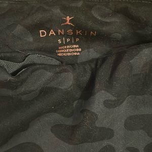 Danskin women’s capri exercise leggings size Small